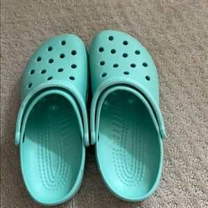 Mint crocs